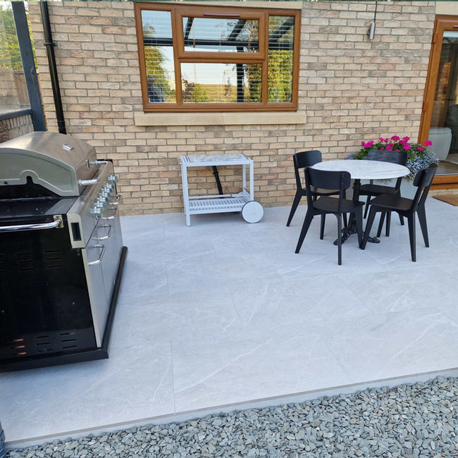 Melrose porcelain outdoor slab tiles